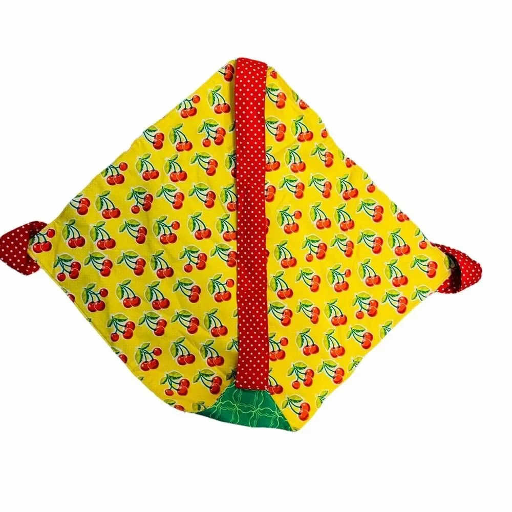 4260 Square Caserole quilted Cherries carrier 12